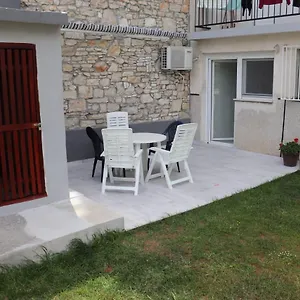 https://nika-pula.pula-hotels.org